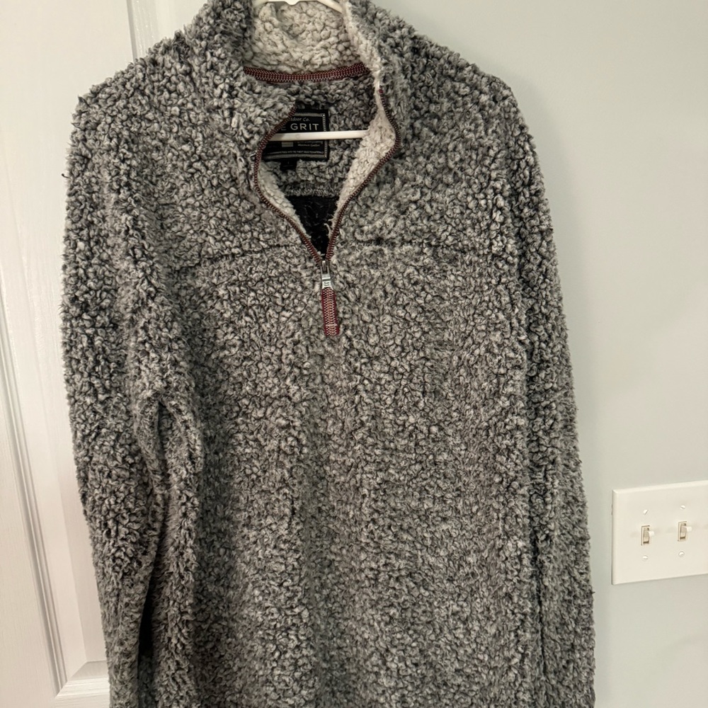 Men’s true grit pullover